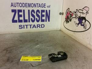Używane Mechanizm zamka tylnej klapy Seat Arosa (6H1) Cena € 21,00 Procedura marży oferowane przez Zelissen V.O.F. autodemontage