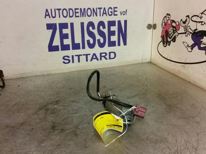 Gebrauchte Sitzmotor Mercedes S (W220) 5.0 S-500 V8 24V Preis € 31,50 Margenregelung angeboten von Zelissen V.O.F. autodemontage