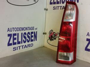 Usagé Feu arrière secondaire droit Opel Meriva 1.6 16V Prix € 31,50 Règlement à la marge proposé par Zelissen V.O.F. autodemontage