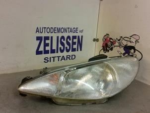 Used Headlight, left Peugeot 206 (2A/C/H/J/S) 1.4 XR,XS,XT,Gentry Price € 36,75 Margin scheme offered by Zelissen V.O.F. autodemontage