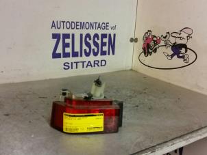 Używane Element odblaskowy zderzaka lewy tyl Opel Meriva 1.6 16V Cena € 15,75 Procedura marży oferowane przez Zelissen V.O.F. autodemontage