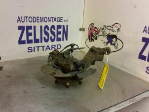 Used Front wheel hub Mazda Premacy 1.8 16V Price € 47,25 Margin scheme offered by Zelissen V.O.F. autodemontage
