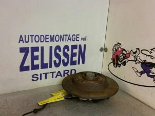 Usagé Moyeu de roue arrière Citroen C4 Berline (LC) 1.6 16V Prix € 42,00 Règlement à la marge proposé par Zelissen V.O.F. autodemontage