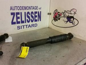 Usagé Amortisseur arrière gauche Opel Zafira (F75) 1.8 16V Prix € 21,00 Règlement à la marge proposé par Zelissen V.O.F. autodemontage