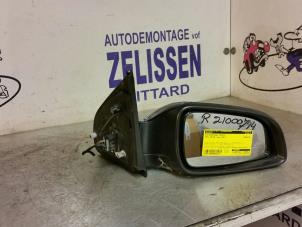 Usados Retrovisor externo derecha Opel Astra H SW (L35) Precio € 42,00 Norma de margen ofrecido por Zelissen V.O.F. autodemontage