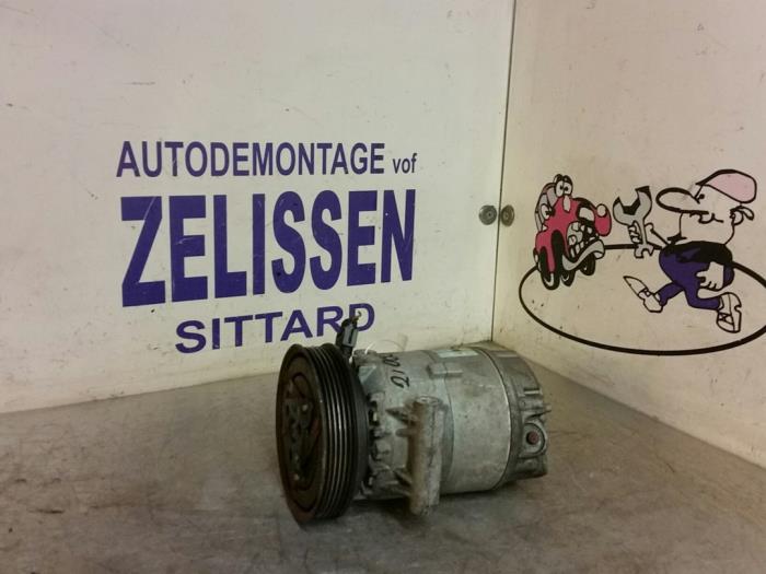 Usagé Pompe clim Renault Scénic II (JM) 1.6 16V Prix € 131,25 Règlement à la marge proposé par Zelissen V.O.F. autodemontage