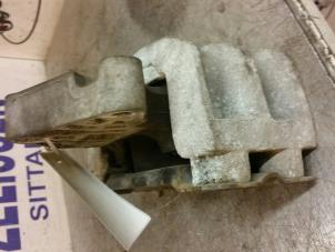 Support moteur d'un Ford Transit 2.0 TDdi 16V 260S 2004