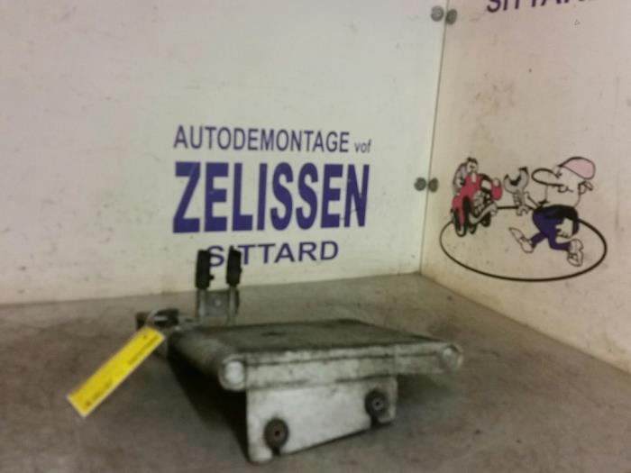Gebrauchte Ölkühler Hyundai H-1/Starex Travel 2.5 TD Preis € 36,75 Margenregelung angeboten von Zelissen V.O.F. autodemontage