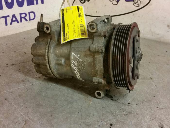 Air conditioning pump from a Peugeot 207/207+ (WA/WC/WM) 1.6 HDi 16V 2008