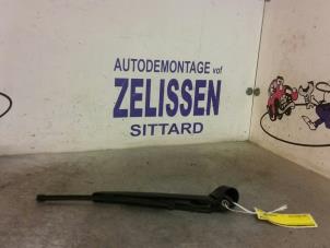 Usagé Bras essuie-glace arrière Seat Mii 1.0 12V Prix € 15,75 Règlement à la marge proposé par Zelissen V.O.F. autodemontage