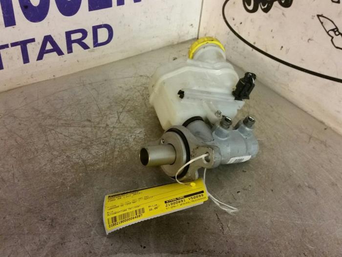 Master cylinder from a Ford Ka II 1.2 2012