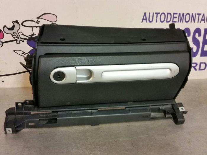 Glovebox from a Smart Fortwo Coupé (450.3) 0.7 2005