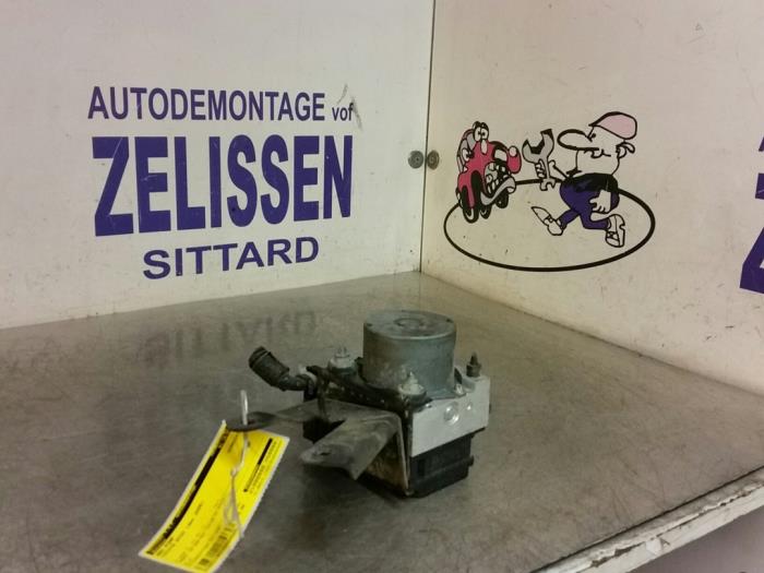 Begagnade ABS-pump Toyota Aygo (B10) 1.0 12V VVT-i Pris € 78,75 Marginaltabell erbjuds av Zelissen V.O.F. autodemontage