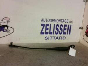 Gebrauchte Scheibenwischerarm vorne Peugeot 207 SW (WE/WU) 1.4 16V Vti Preis € 15,75 Margenregelung angeboten von Zelissen V.O.F. autodemontage