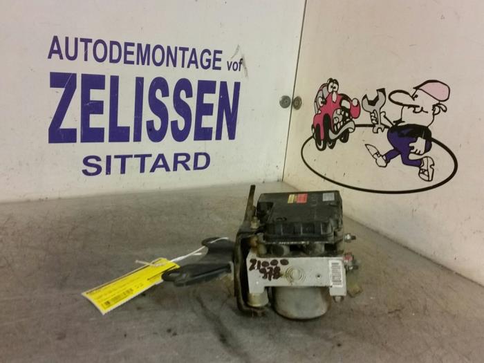 Gebrauchte ABS Pumpe Toyota Yaris (P1) 1.0 16V VVT-i Preis € 99,75 Margenregelung angeboten von Zelissen V.O.F. autodemontage