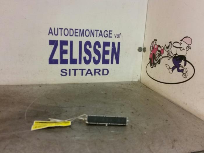 Begagnade Innerdisplay Peugeot 207 SW (WE/WU) 1.4 16V Vti Pris € 15,75 Marginaltabell erbjuds av Zelissen V.O.F. autodemontage