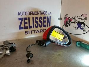 Usagé Rétroviseur extérieur droit Opel Corsa D 1.4 16V Twinport Prix € 42,00 Règlement à la marge proposé par Zelissen V.O.F. autodemontage