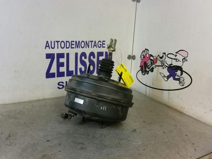 Usagé Servo frein Lexus RX (L2) 300 V6 24V VVT-i Prix € 68,25 Règlement à la marge proposé par Zelissen V.O.F. autodemontage