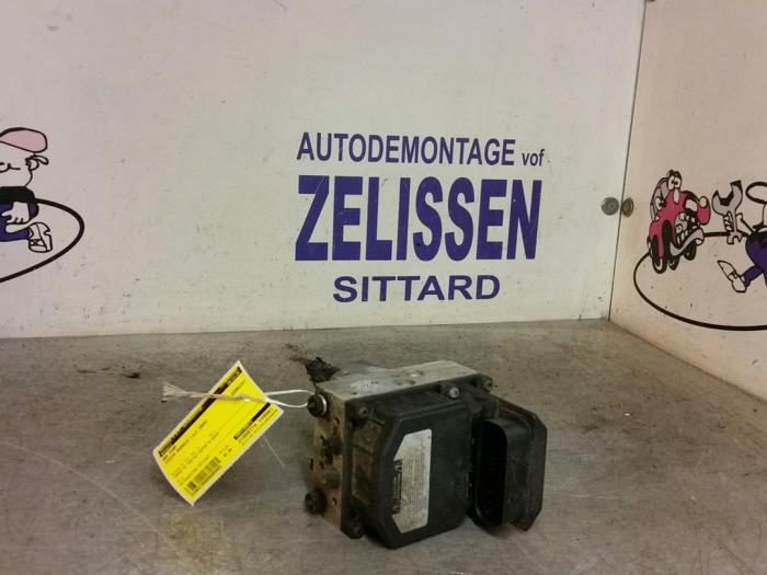Gebrauchte ABS Pumpe Toyota Avensis Wagon (T25/B1E) 2.0 16V VVT-i D4 Preis € 99,75 Margenregelung angeboten von Zelissen V.O.F. autodemontage
