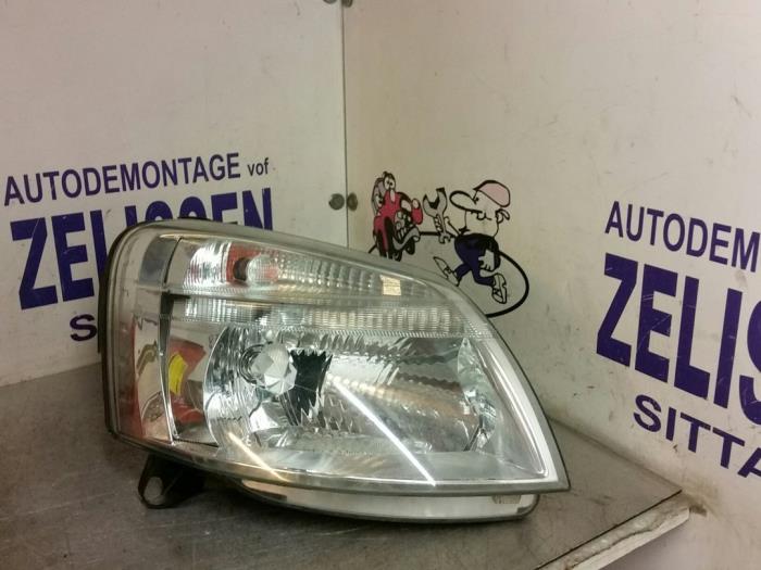 Używane Reflektor prawy Peugeot Partner Tepee (7A/B/C/D/E/F/G/J/P/S) 1.6 HDiF 90 16V Phase 1 Cena € 36,75 Procedura marży oferowane przez Zelissen V.O.F. autodemontage