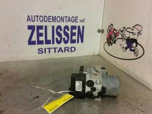 Usagé Pompe ABS Opel Meriva 1.8 16V Prix € 105,00 Règlement à la marge proposé par Zelissen V.O.F. autodemontage