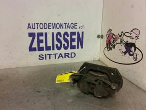 Used Front brake calliper, right BMW 3 serie (E90) 318i 16V Price € 42,00 Margin scheme offered by Zelissen V.O.F. autodemontage
