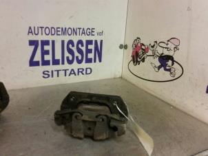 Used Front brake calliper, left BMW 3 serie (E90) 318i 16V Price € 42,00 Margin scheme offered by Zelissen V.O.F. autodemontage