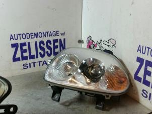 Used Headlight, left Renault Clio II (BB/CB) 1.4 Price € 36,75 Margin scheme offered by Zelissen V.O.F. autodemontage