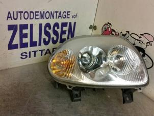 Used Headlight, right Renault Clio II (BB/CB) 1.4 Price € 36,75 Margin scheme offered by Zelissen V.O.F. autodemontage