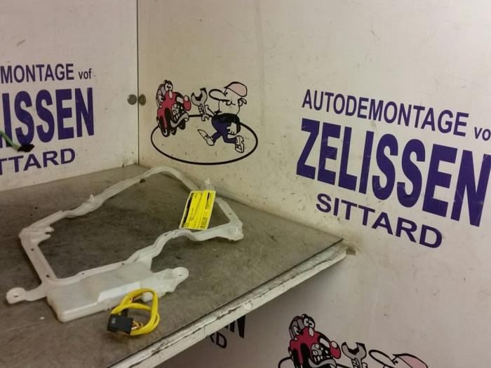 Używane Antena Mercedes S (W220) Cena € 21,00 Procedura marży oferowane przez Zelissen V.O.F. autodemontage
