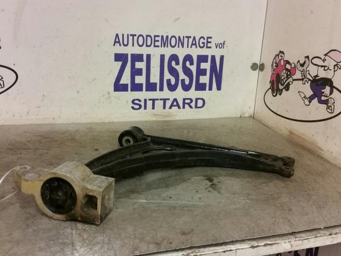 Front wishbone, left from a Volkswagen Eos (1F7/F8) 2.0 TFSI 16V 2007