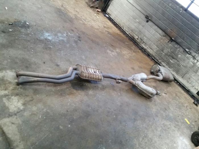 BMW 5-Serie Auspuff Mittel- + Enddämpfer Vorrat | ProxyParts.de