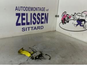 Usagé Distributeur de pression des freins Opel Astra G (F70) 1.7 DTL Prix € 31,50 Règlement à la marge proposé par Zelissen V.O.F. autodemontage