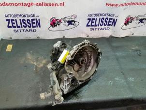 Używane Skrzynia biegów Opel Corsa C (F08/68) 1.2 16V Twin Port Cena € 236,25 Procedura marży oferowane przez Zelissen V.O.F. autodemontage