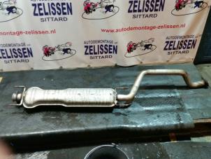 Używane Tlumik srodkowy Opel Zafira (F75) 2.0 16V Turbo OPC Cena € 63,00 Procedura marży oferowane przez Zelissen V.O.F. autodemontage