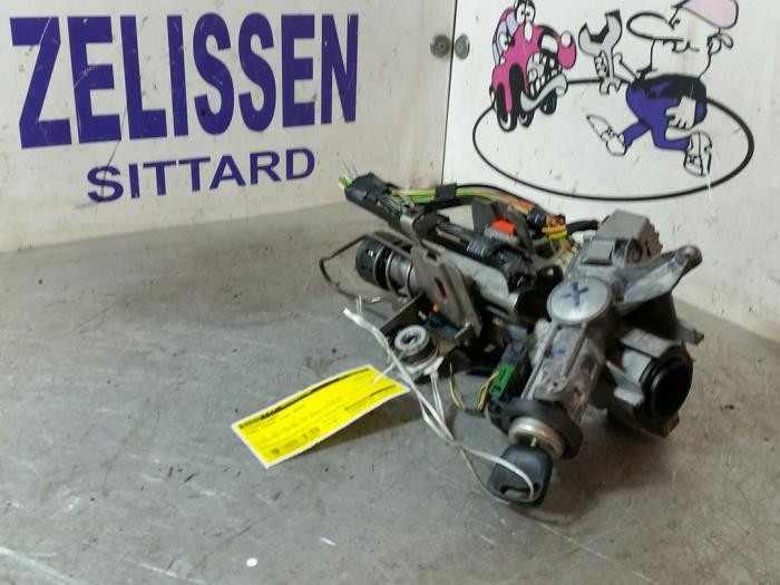 Begagnade Rattstång Ford Focus 1 Wagon 1.8 16V Pris € 78,75 Marginaltabell erbjuds av Zelissen V.O.F. autodemontage