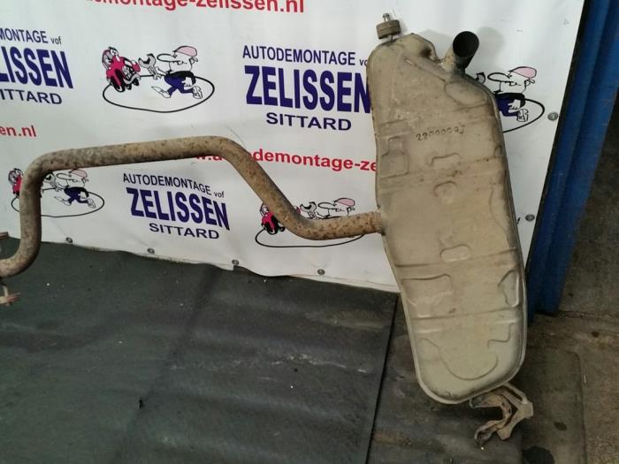 Exhaust central + rear silencer from a Volkswagen Golf Plus (5M1/1KP) 1.6 2006