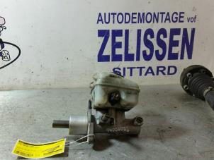 Używane Glówny cylinder hamulcowy Opel Zafira (F75) 2.0 16V Turbo OPC Cena € 36,75 Procedura marży oferowane przez Zelissen V.O.F. autodemontage