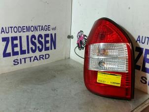 Używane Tylne swiatlo pozycyjne lewe Opel Zafira (F75) 2.0 16V Turbo OPC Cena € 31,50 Procedura marży oferowane przez Zelissen V.O.F. autodemontage