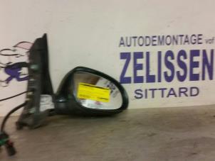Used Wing mirror, right Volkswagen Golf Plus (5M1/1KP) 1.6 Price € 63,53 Inclusive VAT offered by Zelissen V.O.F. autodemontage