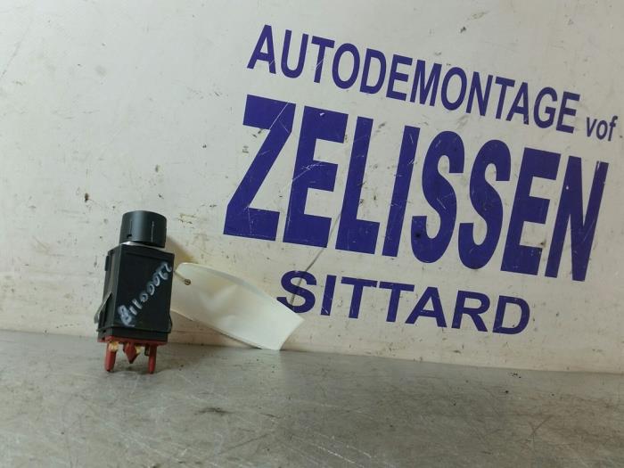 Używane Przelacznik ASR Audi TT (8N3) 1.8 20V Turbo Cena € 15,75 Procedura marży oferowane przez Zelissen V.O.F. autodemontage