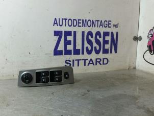 Używane Przelacznik elektrycznej szyby Renault Kangoo Express (FW) 1.5 dCi 75 FAP Cena € 42,00 Procedura marży oferowane przez Zelissen V.O.F. autodemontage