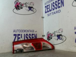 Używane Tylne swiatlo pozycyjne prawe Renault Kangoo Express (FW) 1.5 dCi 75 FAP Cena € 52,50 Procedura marży oferowane przez Zelissen V.O.F. autodemontage