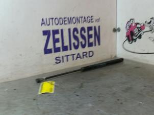 Used Rear gas strut, right Volkswagen Fox (5Z) 1.2 Price € 10,50 Margin scheme offered by Zelissen V.O.F. autodemontage