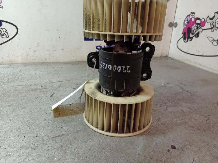 Heating and ventilation fan motor from a BMW X5 (E53) 3.0 24V 2001
