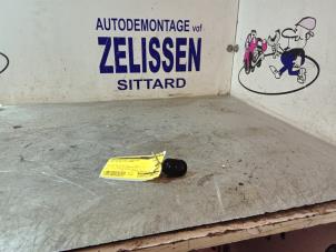 Gebrauchte Elektrisches Fenster Schalter Opel Zafira (F75) 1.6 16V Preis € 10,50 Margenregelung angeboten von Zelissen V.O.F. autodemontage