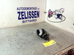 Usagé Poignée de porte avant gauche Peugeot 307 SW (3H) 1.6 16V Prix € 15,75 Règlement à la marge proposé par Zelissen V.O.F. autodemontage
