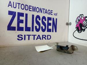 Gebrauchte Schließmechanik Heckklappe Toyota Aygo (B10) 1.0 12V VVT-i Preis € 21,00 Margenregelung angeboten von Zelissen V.O.F. autodemontage