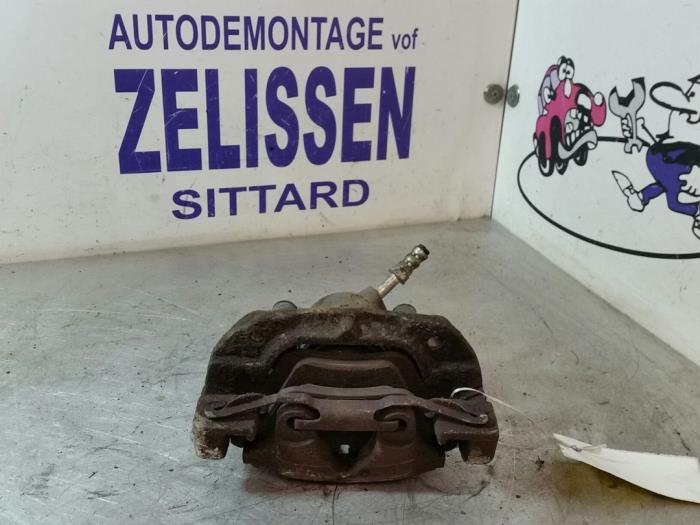 Gebrauchte Bremszange links vorne BMW 3 serie (E46/4) 320i 24V Preis € 36,75 Margenregelung angeboten von Zelissen V.O.F. autodemontage