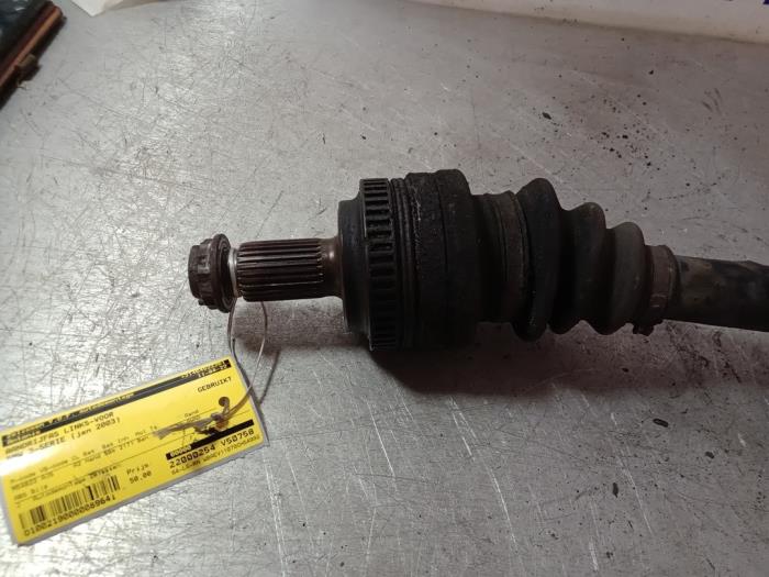 Front drive shaft, left from a BMW 3 serie (E46/4) 320i 24V 2003